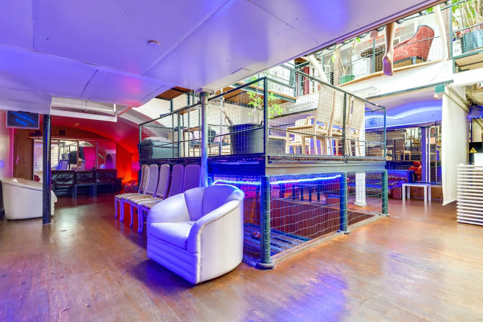 Space Atypical loft in the 11th arrondissement - 1