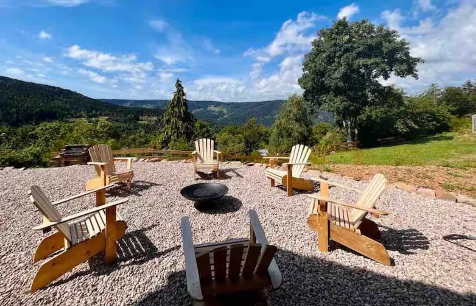 Salle de réunion dans Chalet rénové offrant une vue magnifique sur les cimes ! - 0