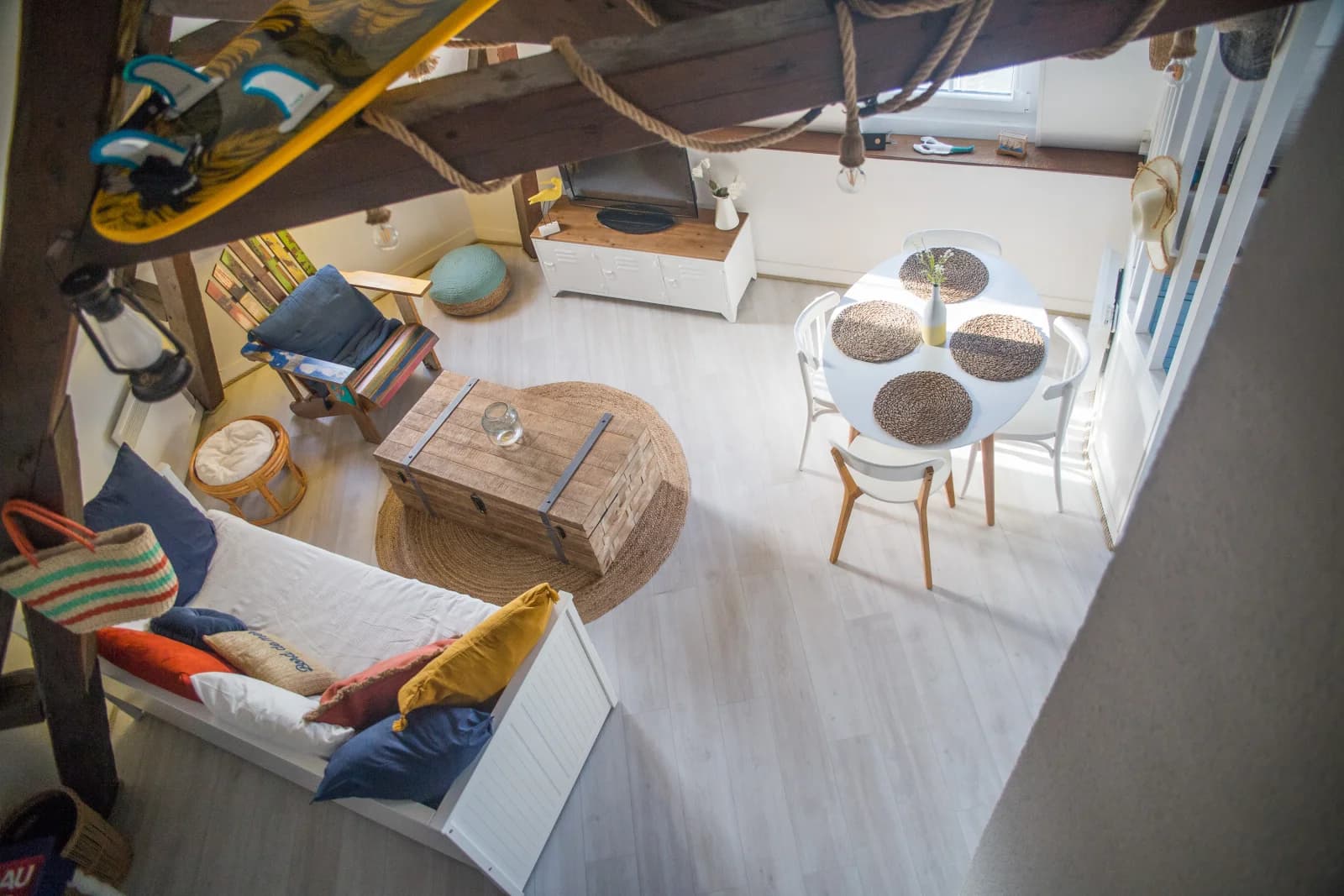Living room in Atypical duplex with splendid view of Dieppe harbour - 1