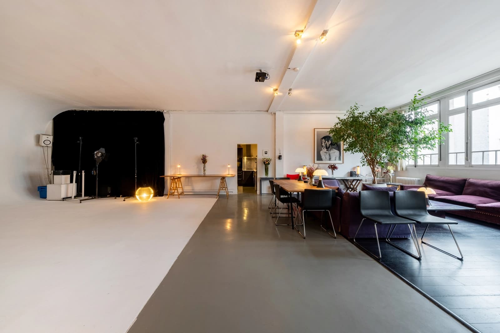 Salle de réunion dans Grand loft parisien baigné de lumière, charme central - 0