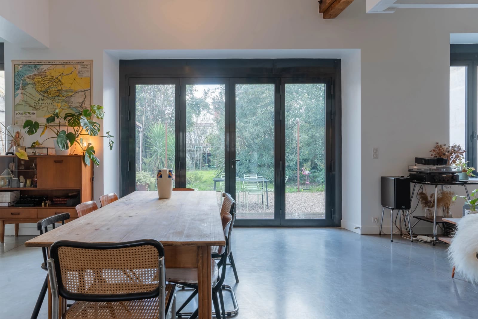 Salle de réunion dans Maison d'architecte de plain-pied, moderne et lumineuse - 1