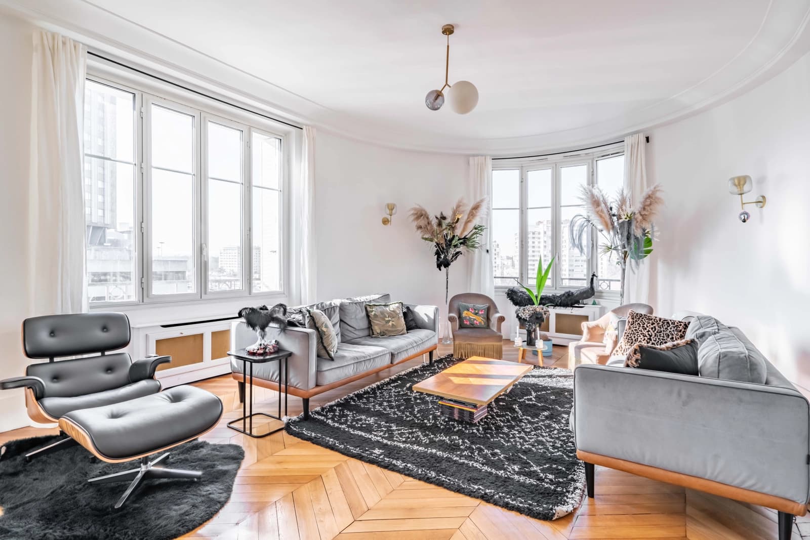 Salon dans Appartement convivial avec sa cuisine ouverte et moderne - 1
