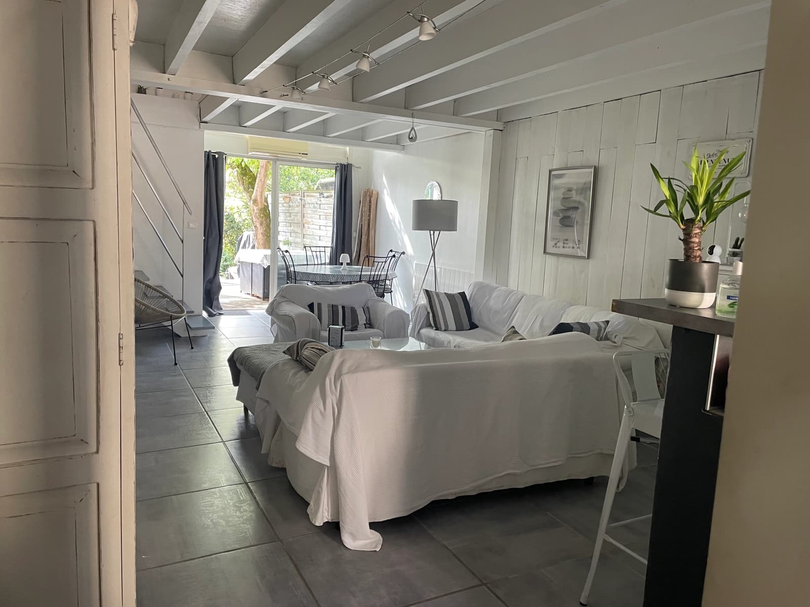 Bedroom in Cosy, bright echoppe with intimate terrace - 1