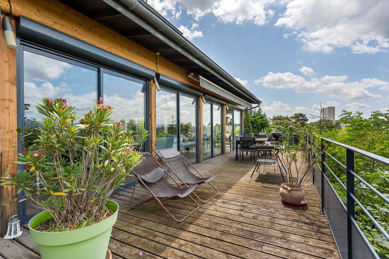 Meeting room in Large peri-urban area with panoramic views - 1