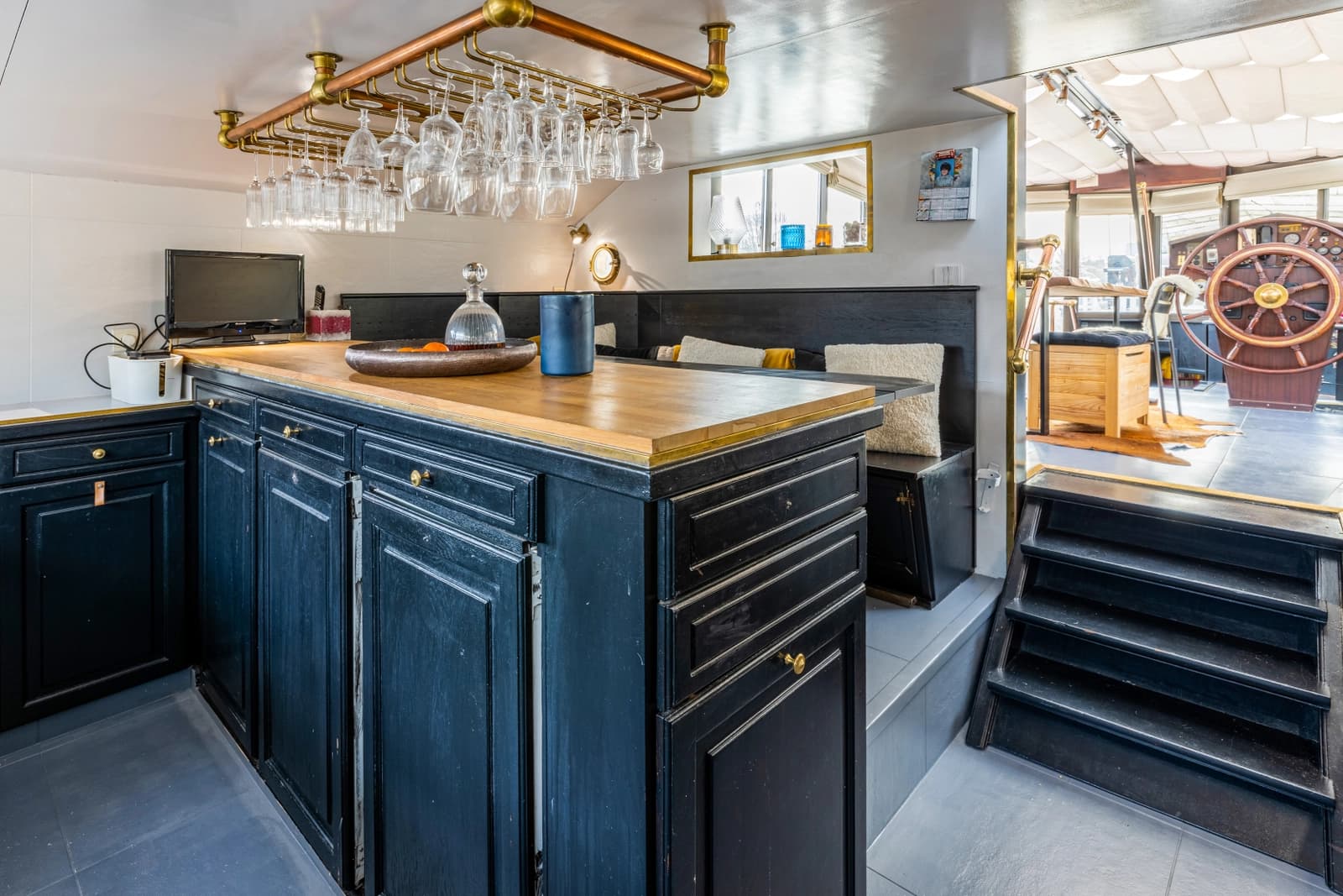Cuisine dans Tous en Seine: péniche de charme, panorama fluvial - 1