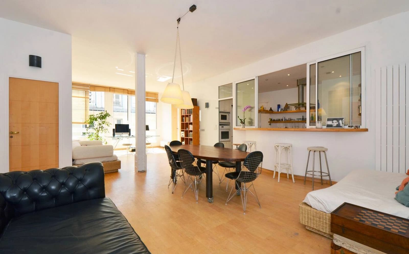 Salle de réunion dans Bel appartement au coeur du 9ème arrondissement - 1