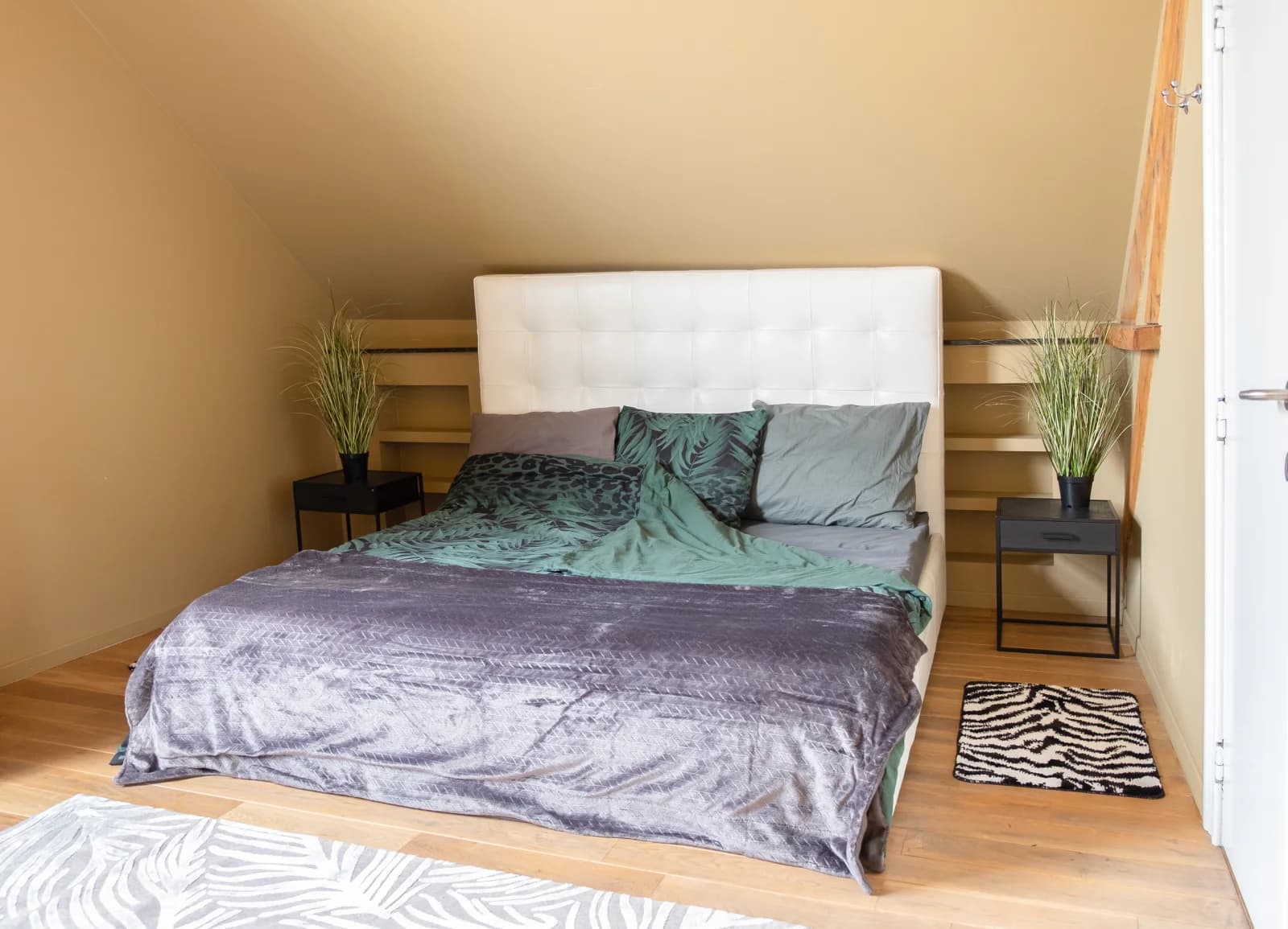 Bedroom in New York-style duplex! - 1