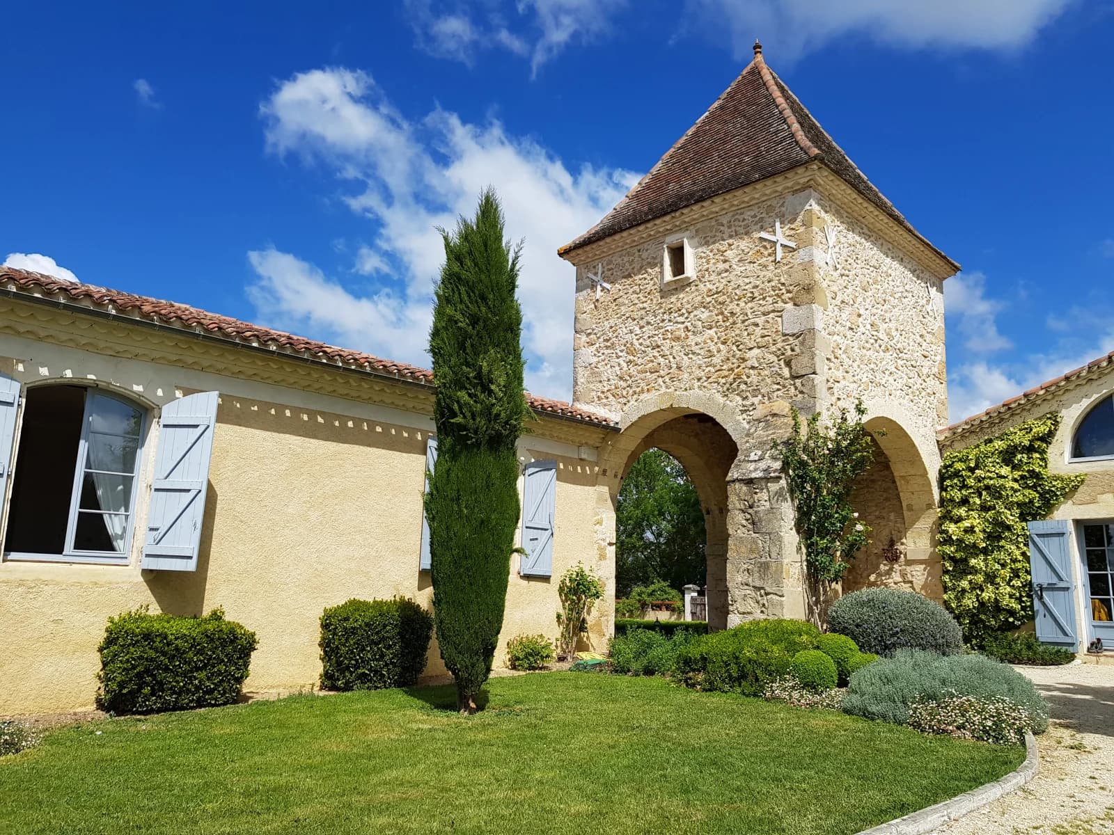 Espace Propriété Le Monneton: ancien presbytère du XVIème siècle - 1