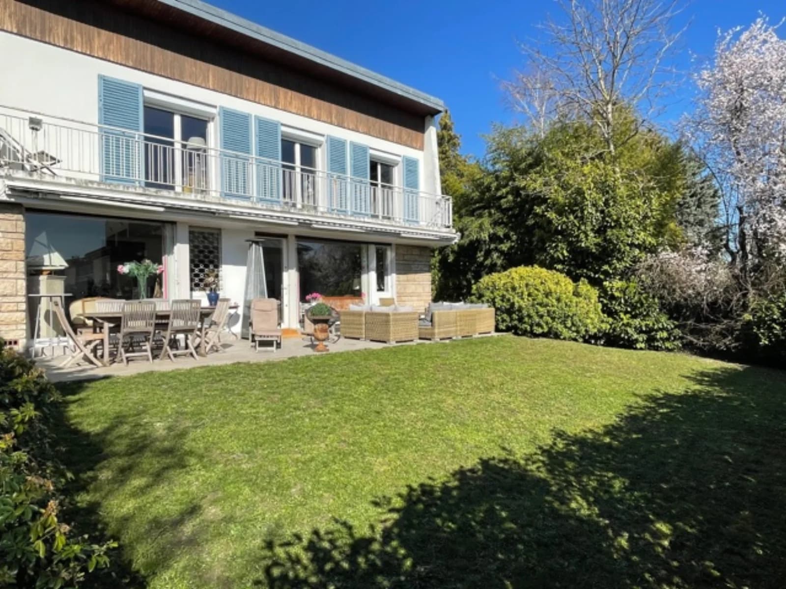 Salle de réunion dans Terrasse et Jardins: un havre de paix et de verdure - 1