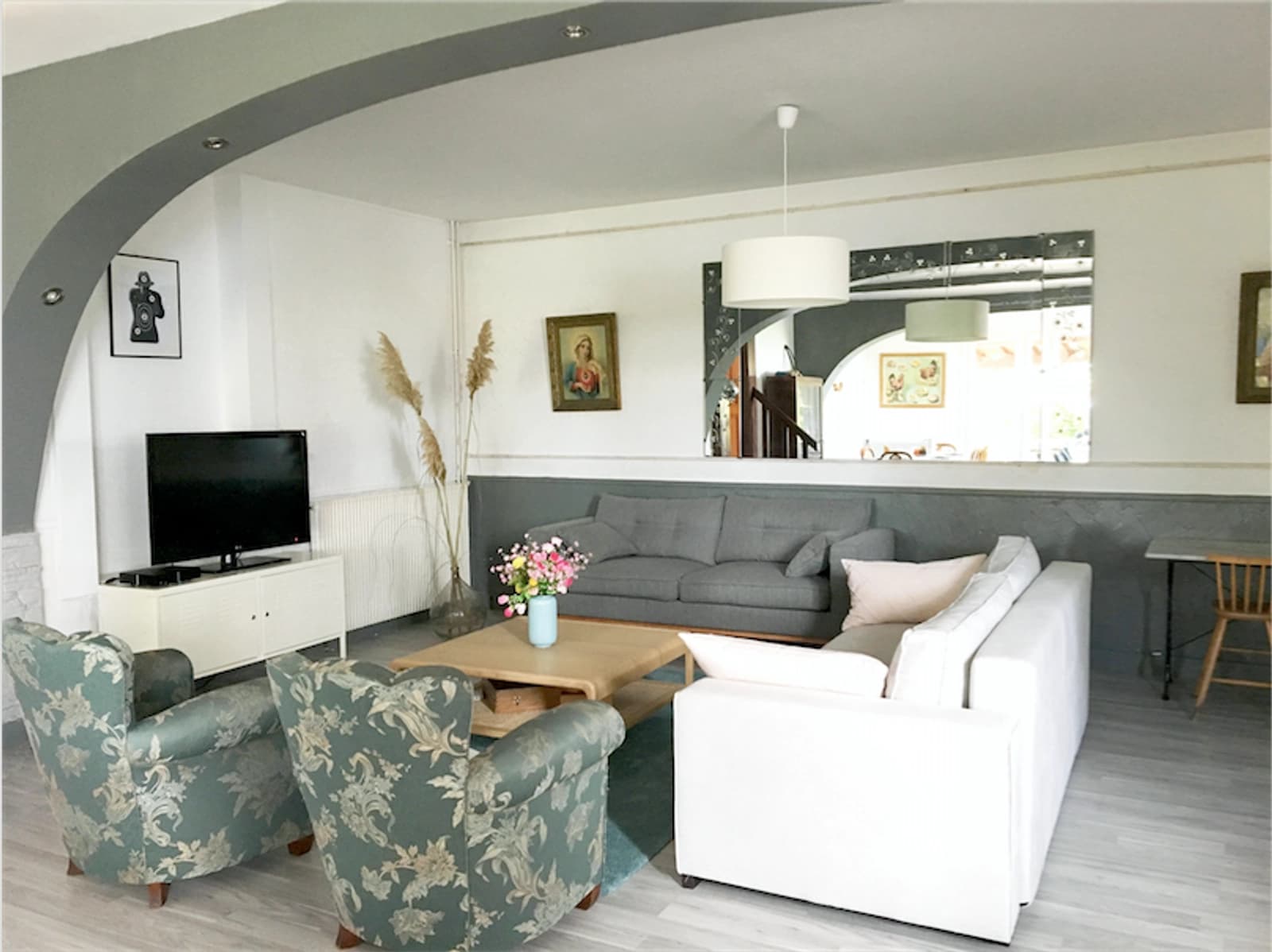 Salon dans Villa basque de caractère avec sa piscine ensoleillée - 1