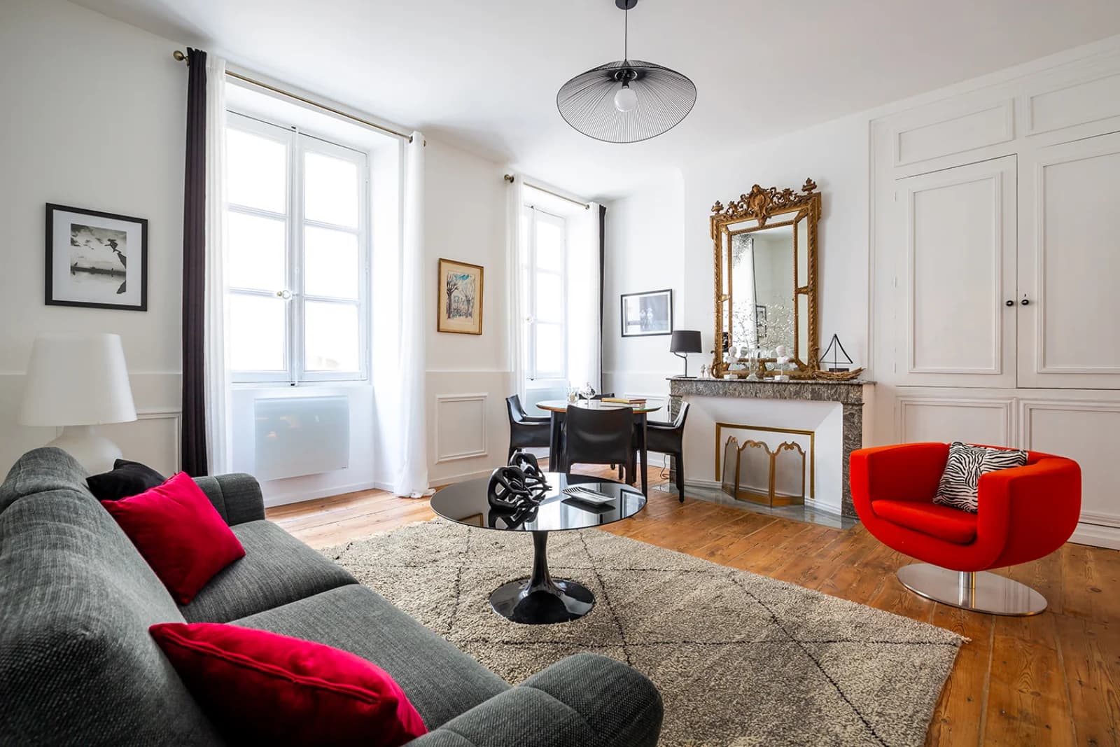 Salon dans Bel appartement au coeur vibrant de Bordeaux - 0