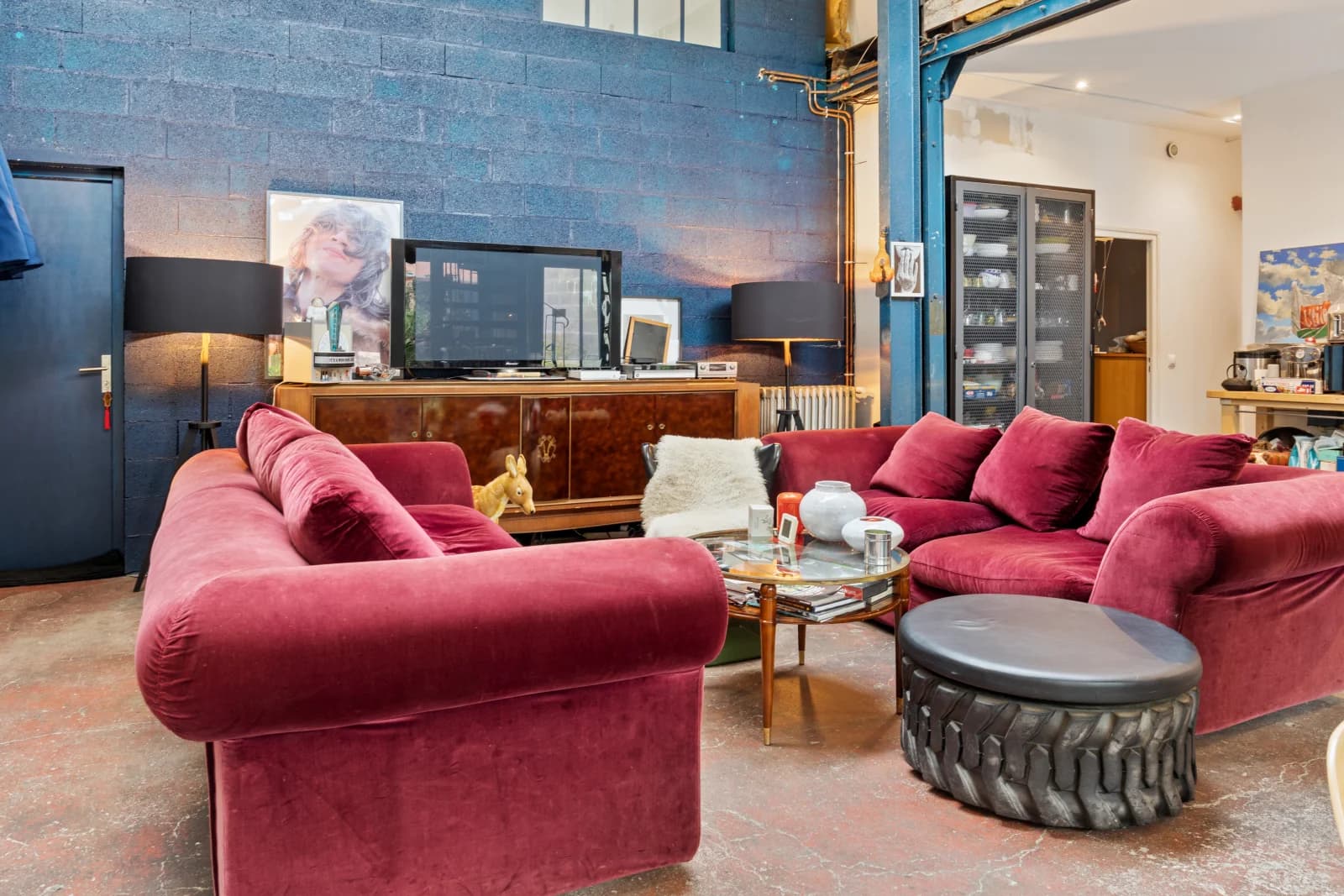Salon dans Volumes surprenants pour ce loft au design unique - 1