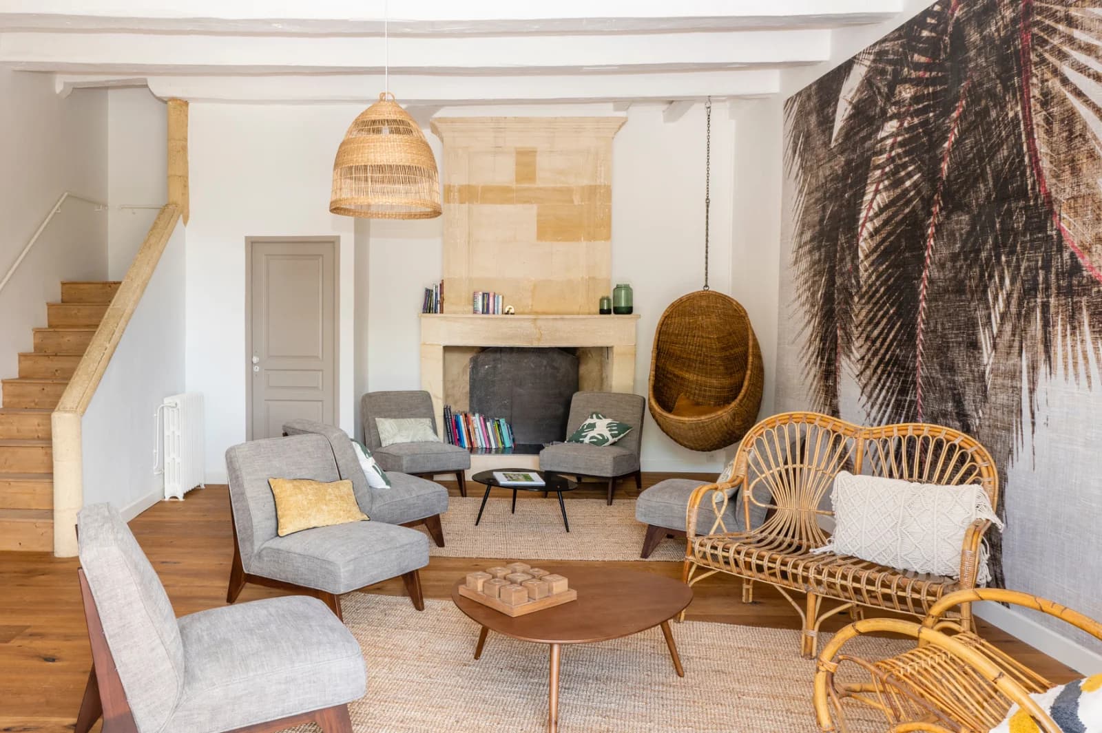 Living room in Space in the heart of the Entre-Deux-Mers vineyards - 1