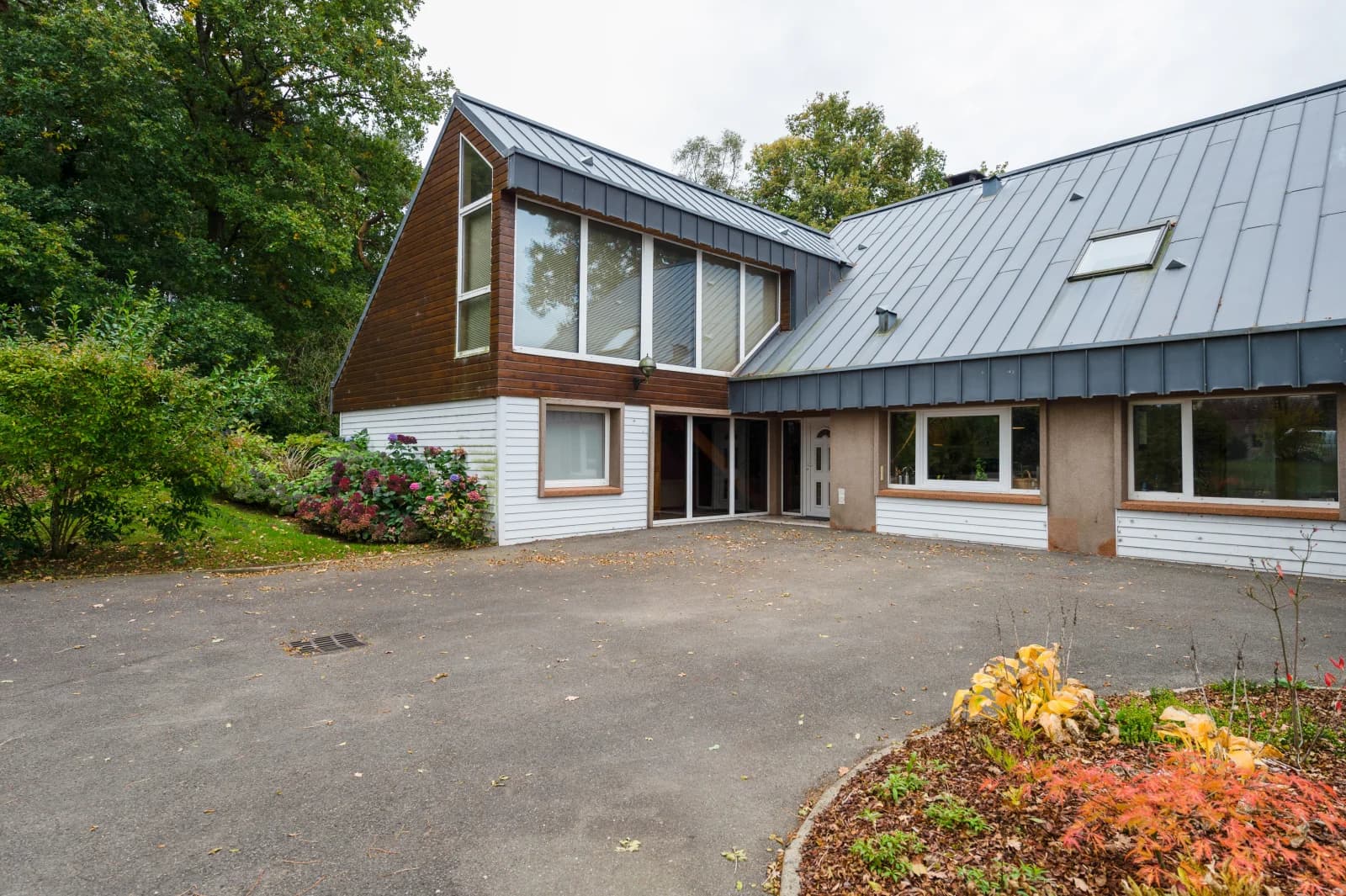 Salle de réunion dans Maison d'architecte au style germano-américain unique - 1