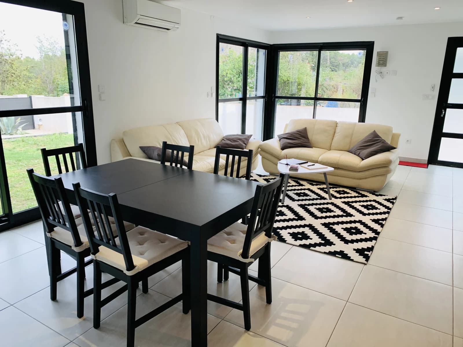 Meeting room in Quiet and pleasant country house - 0