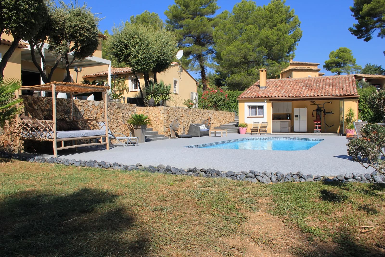Salle de réunion dans Var: villa avec piscine, vue dégagée et forêt - 1