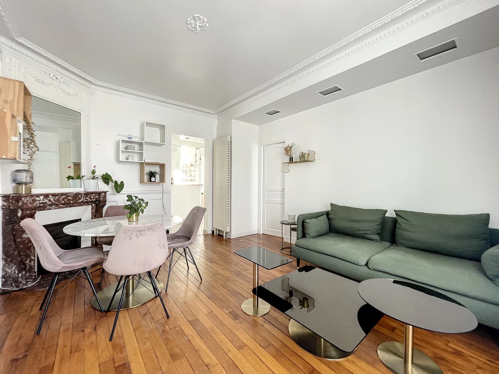 Space Bright, modern Haussmann apartment - 2