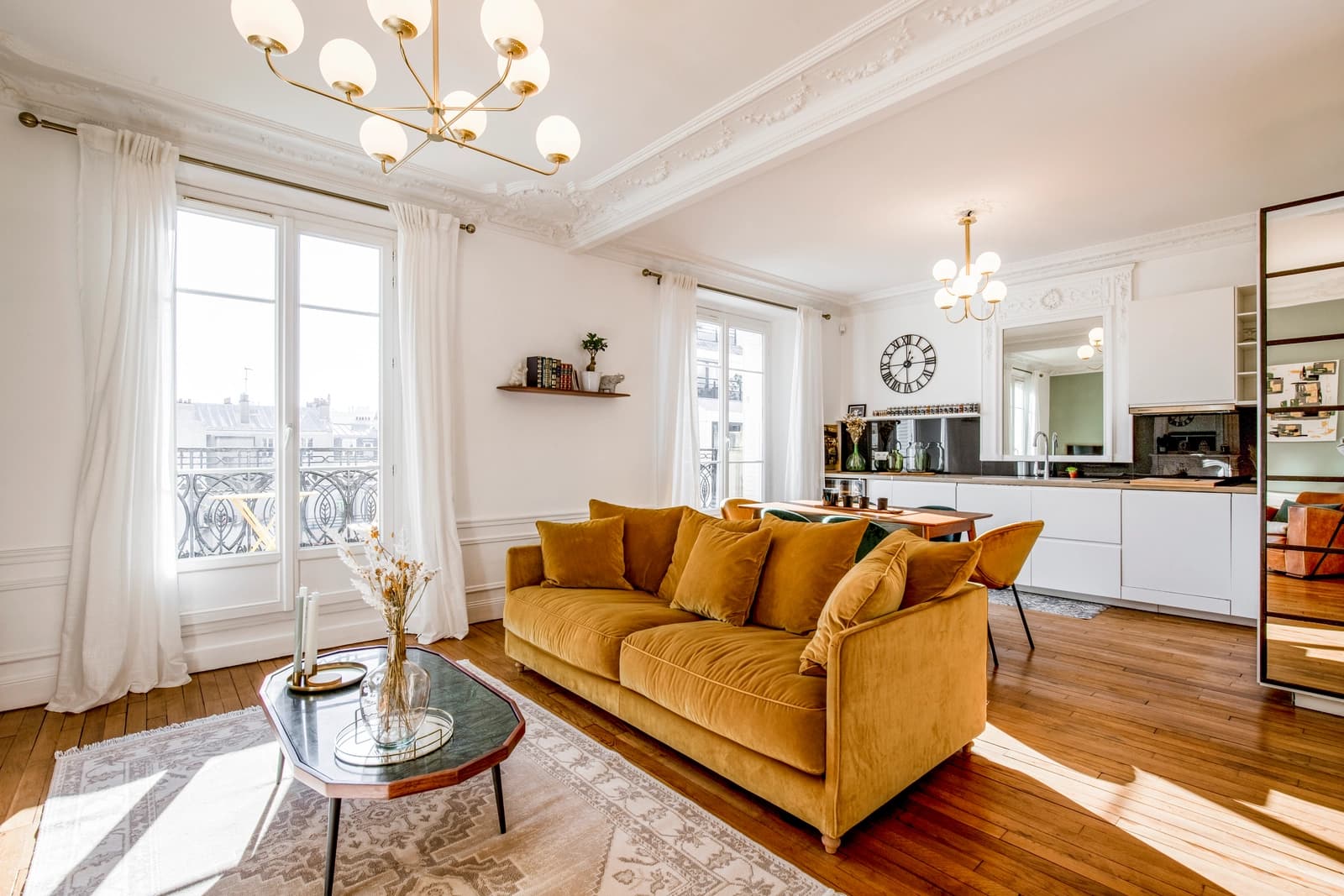 Salon dans Logement clair et son balcon ensoleillé (exposition Sud) - 1