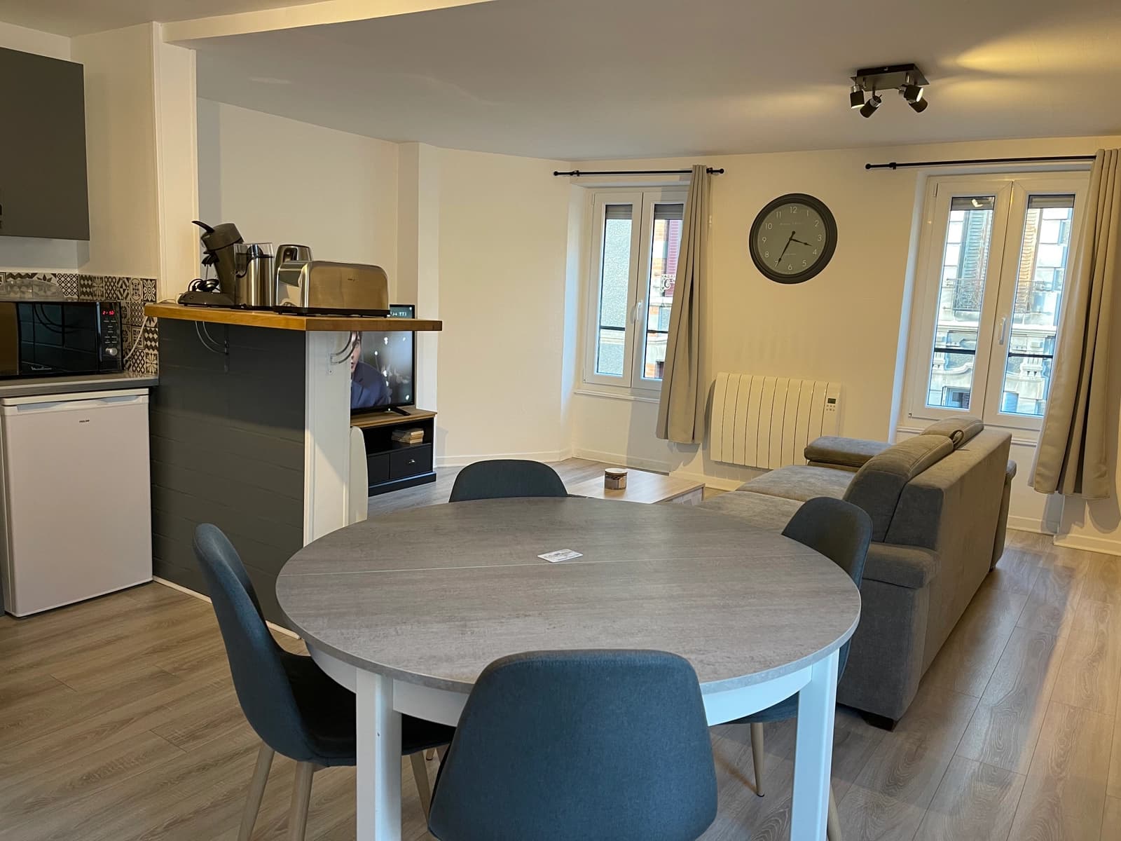 Meeting room in Le Duplex - Hyper center - Fully equipped - Parking - 1