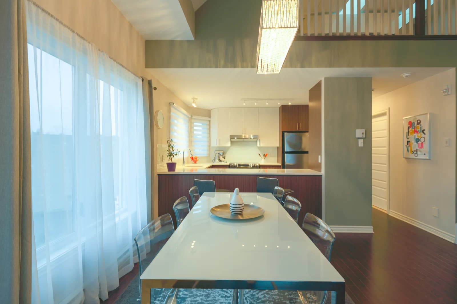 Salle de réunion dans Le Condo Loft de Jack: un espace design et personnel - 1