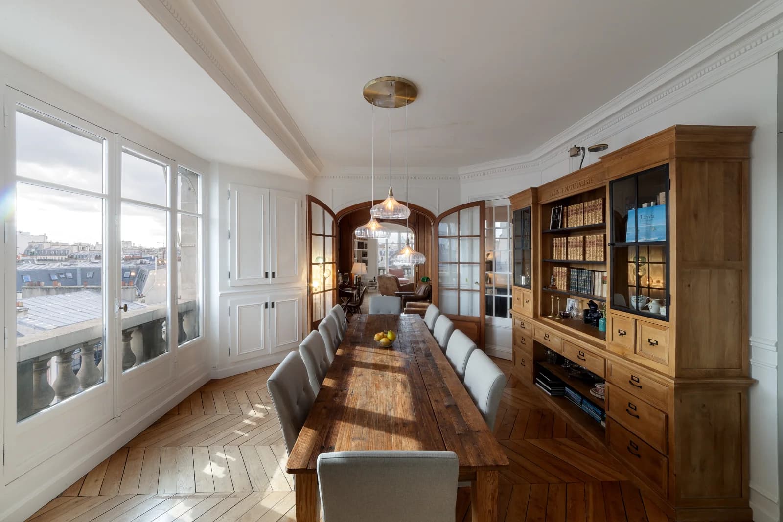 Salon dans L'élégance d'un magnifique appartement haussmannien - 1