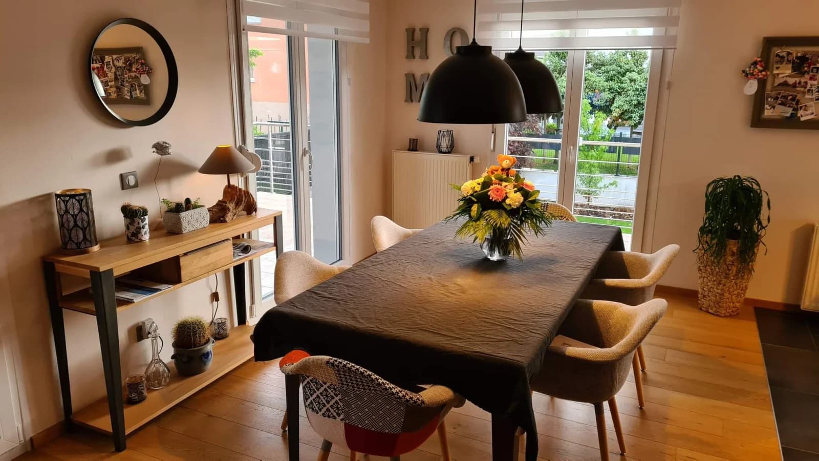 Salle de réunion dans Demeure paisible avec un bel espace extérieur soigné - 0