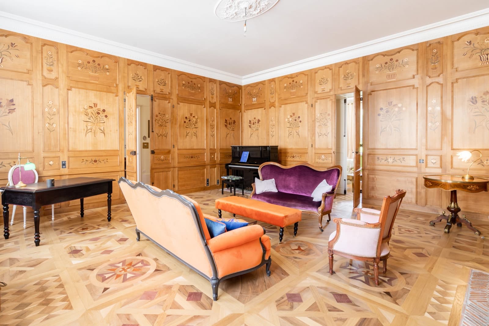 Salon dans Hôtel particulier du XVIIIème siècle, un joyau d'histoire - 0