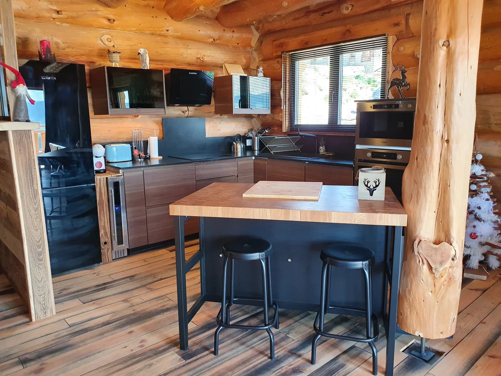 Kitchen in Wooden chalet with large terrace - 1