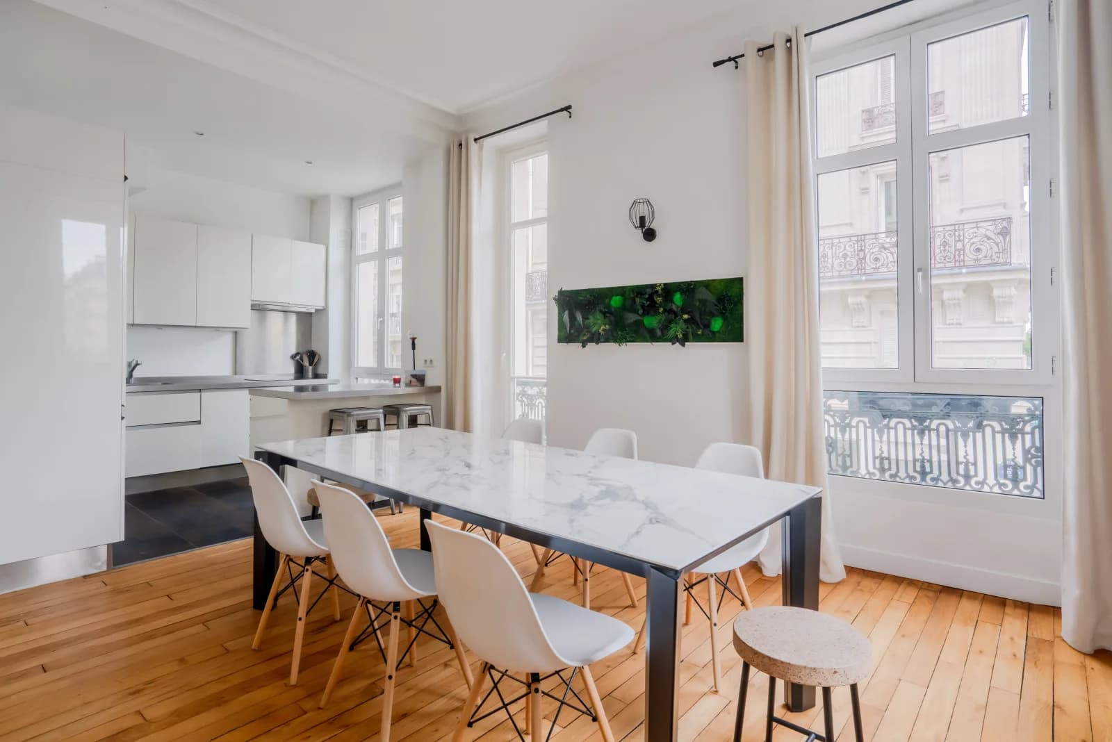 Space Large bright Haussmann apartment Paris 17 - 1