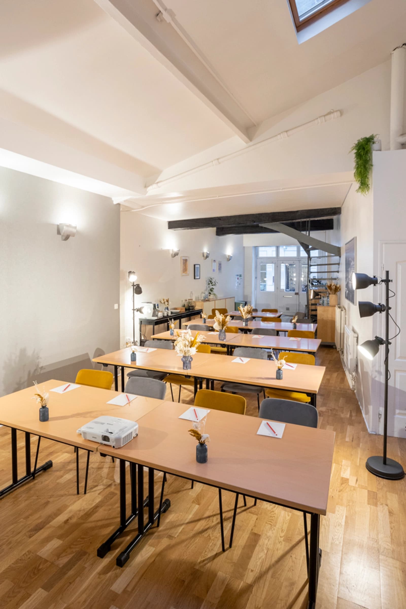 Meeting room in L'Annexe, a superb large hall - 1