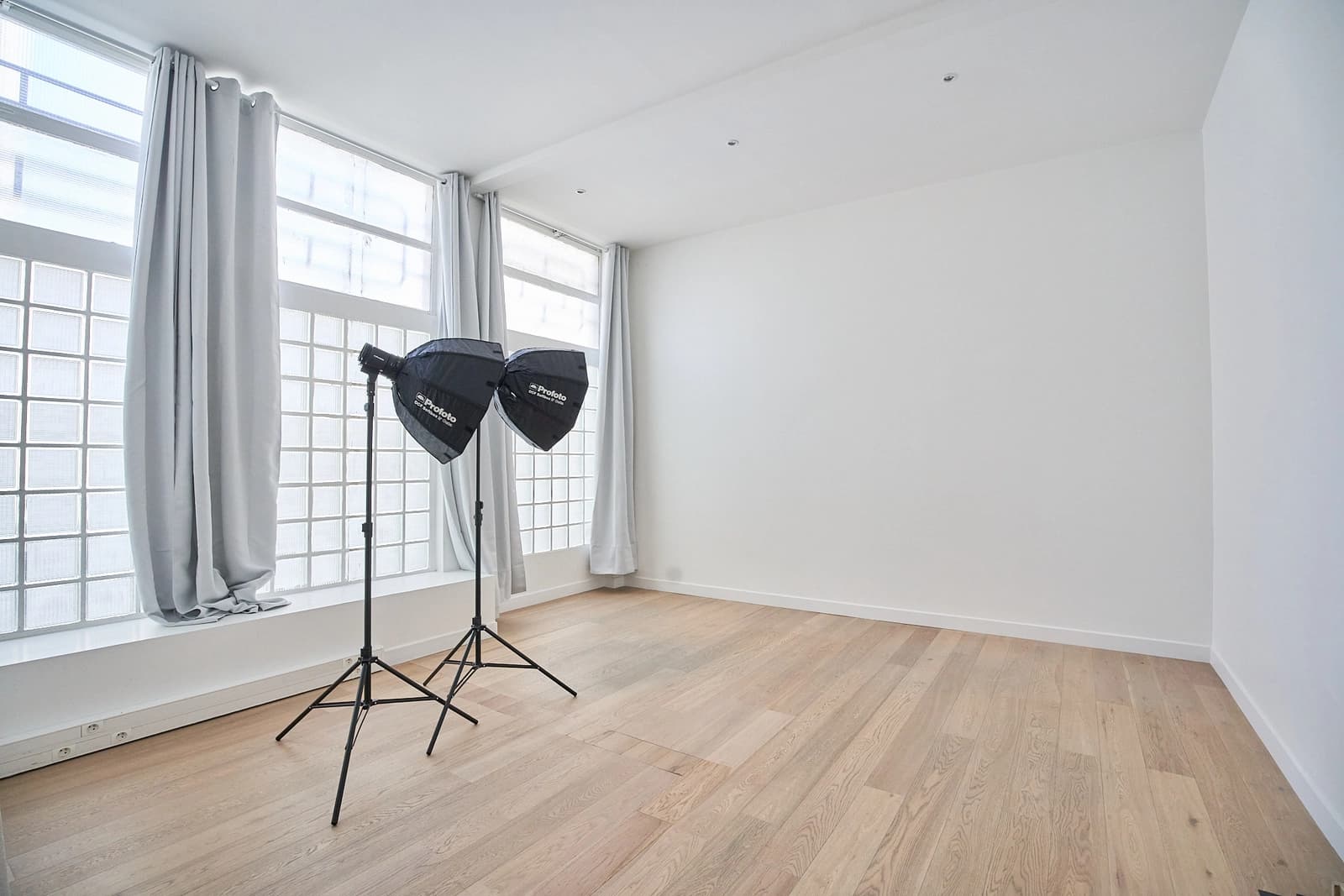 Batignolles: studio photo lumineux et bien situé