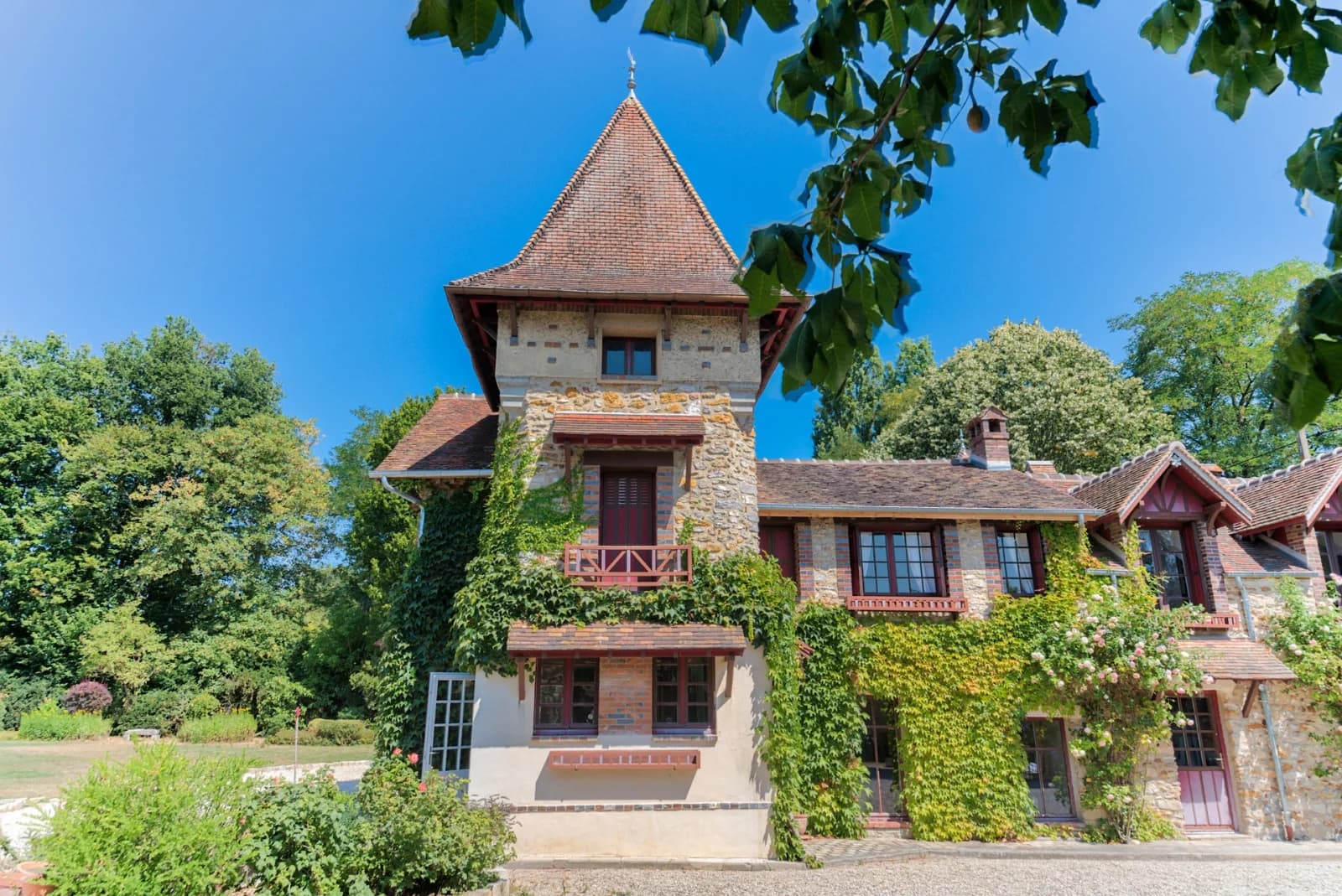 Sublime Manoir du XVe siècle, un trésor d'histoire