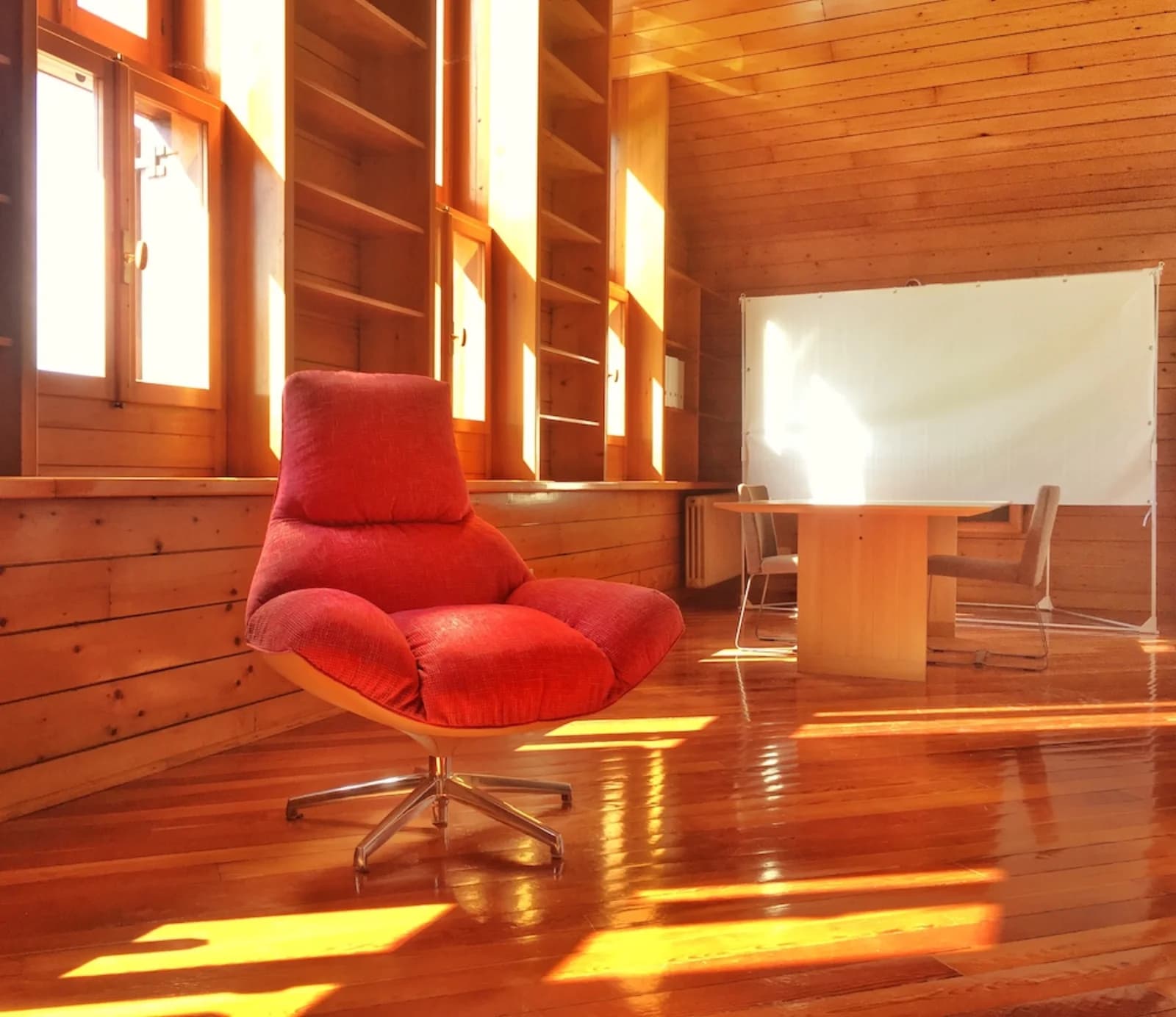Living room in Modern, organic architect-designed house - 1