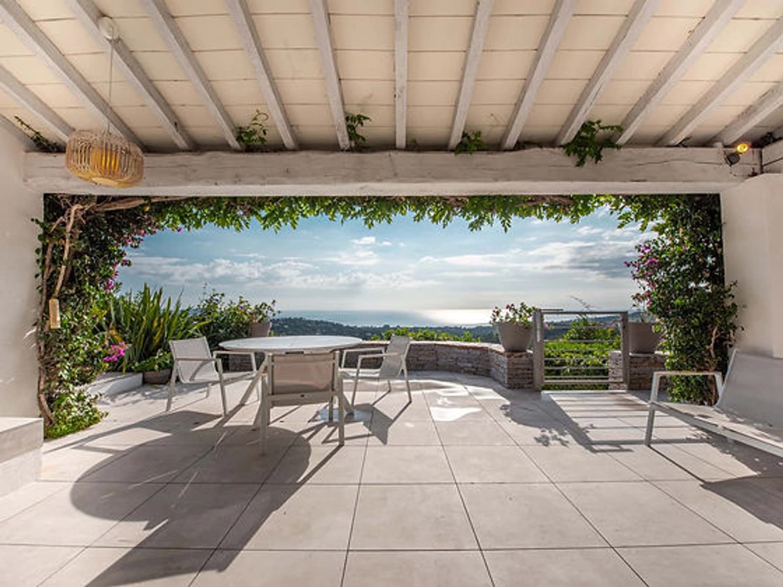 Presqu'île de St-Tropez: villa vue mer panoramique