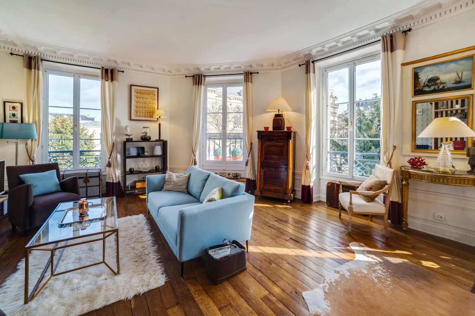 Salon dans Appartement lumineux offrant un panorama exceptionnel - 1