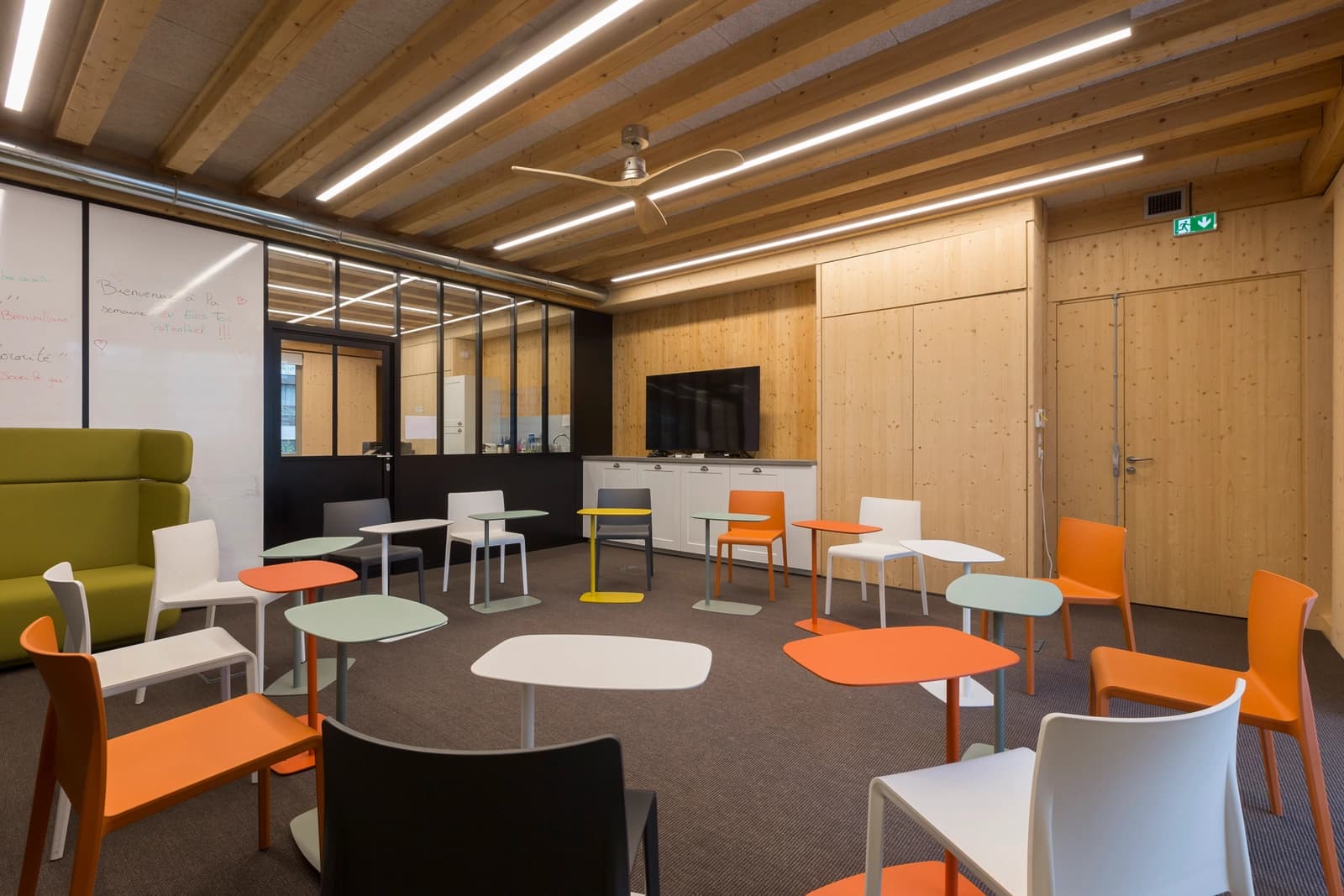 Espace Salle ludique type marelle pour enfants - 1