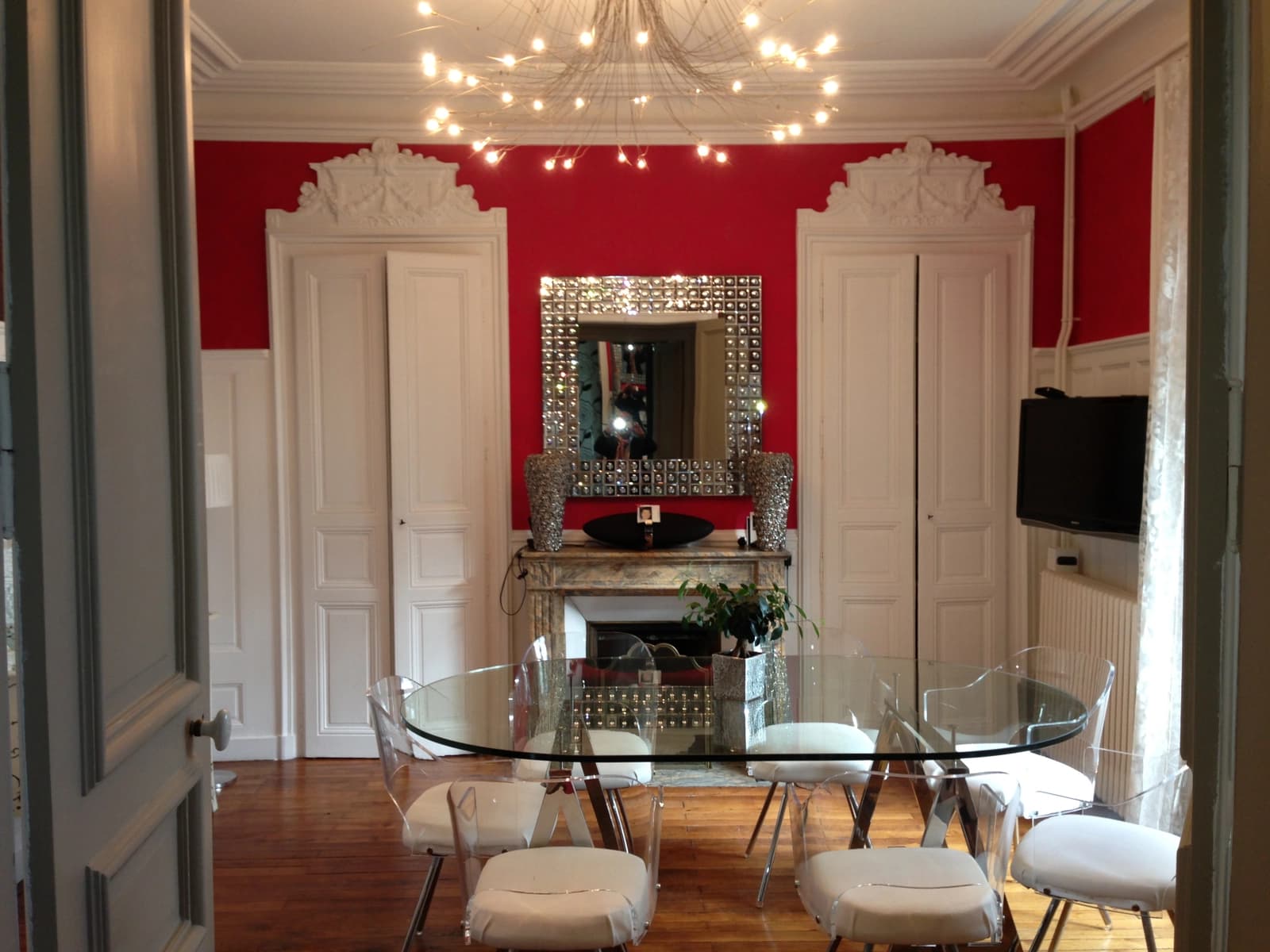 Meeting room in Beautiful house with park for rent - 1