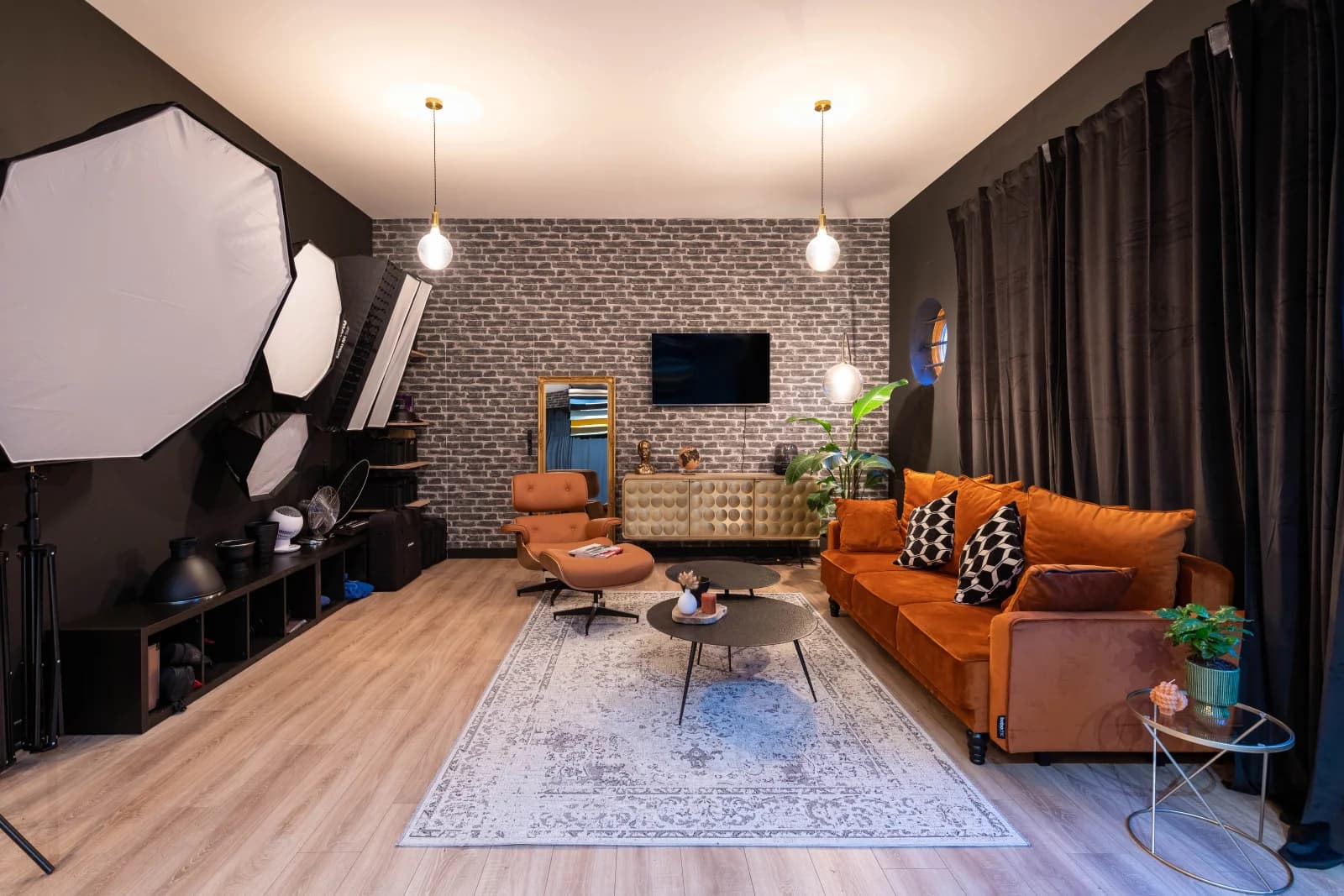 Studio photo/video cosy équipé en flashs et fonds