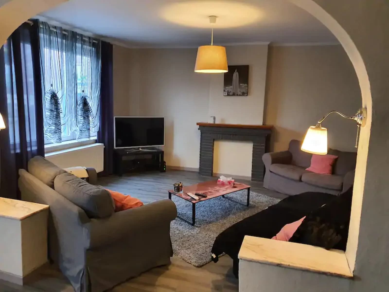 Salon dans Duplex entièrement rénové avec goût et modernité - 1