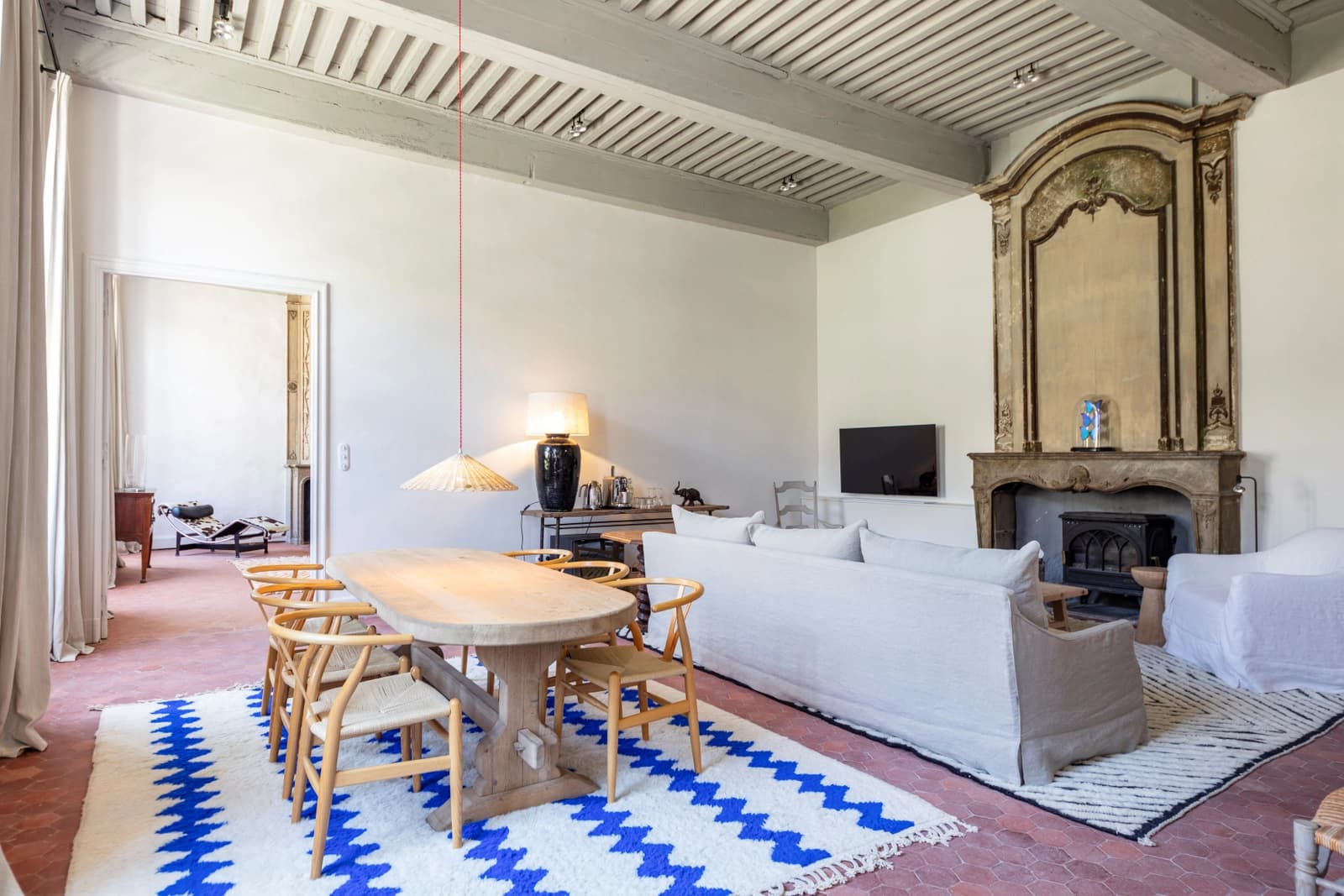 Château historique à la décoration intérieure design