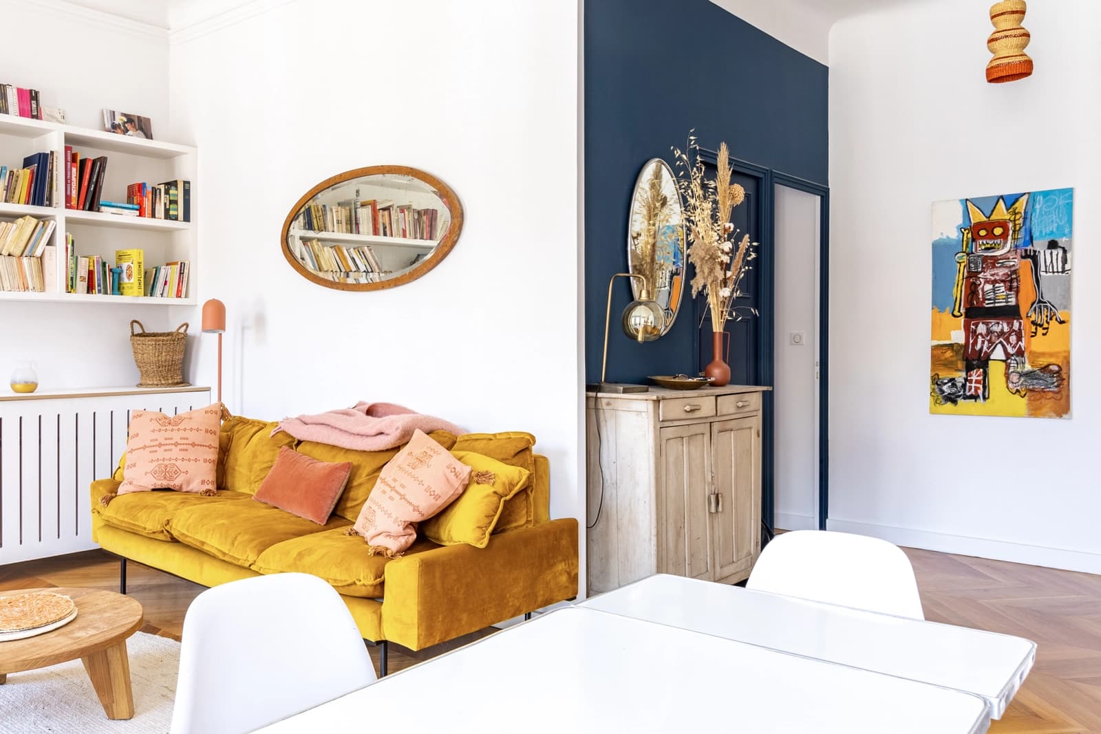 Salon dans Charme de l'ancien et luminosité dans ce lieu unique - 1