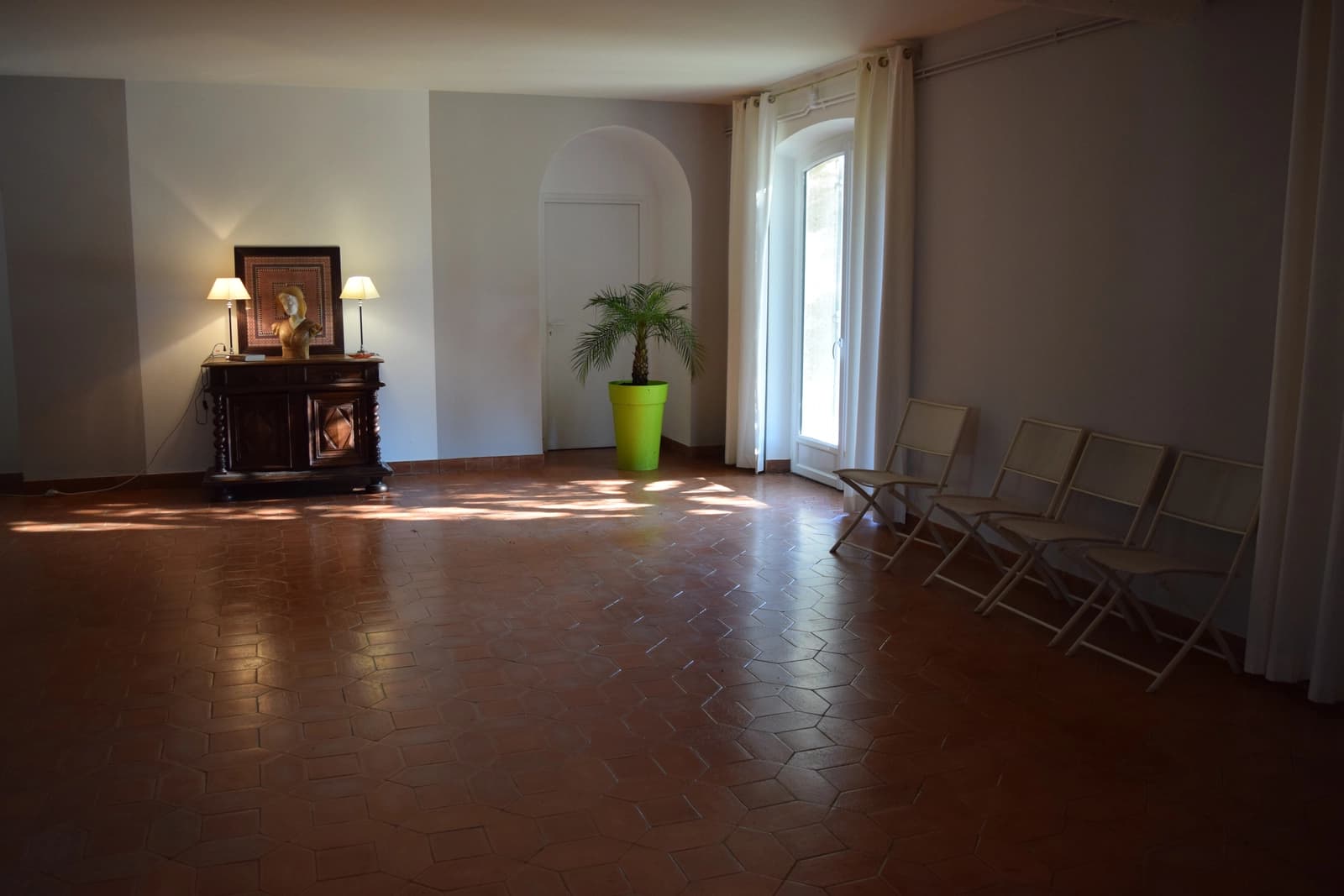 Chambre dans Superbe mas du XVIIIe à seulement 15 min d'Avignon - 1