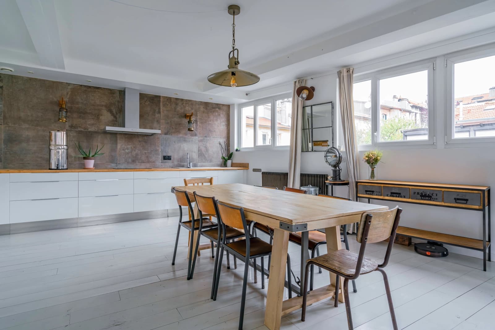 Meeting room in Bright duplex in a former printing works - 1