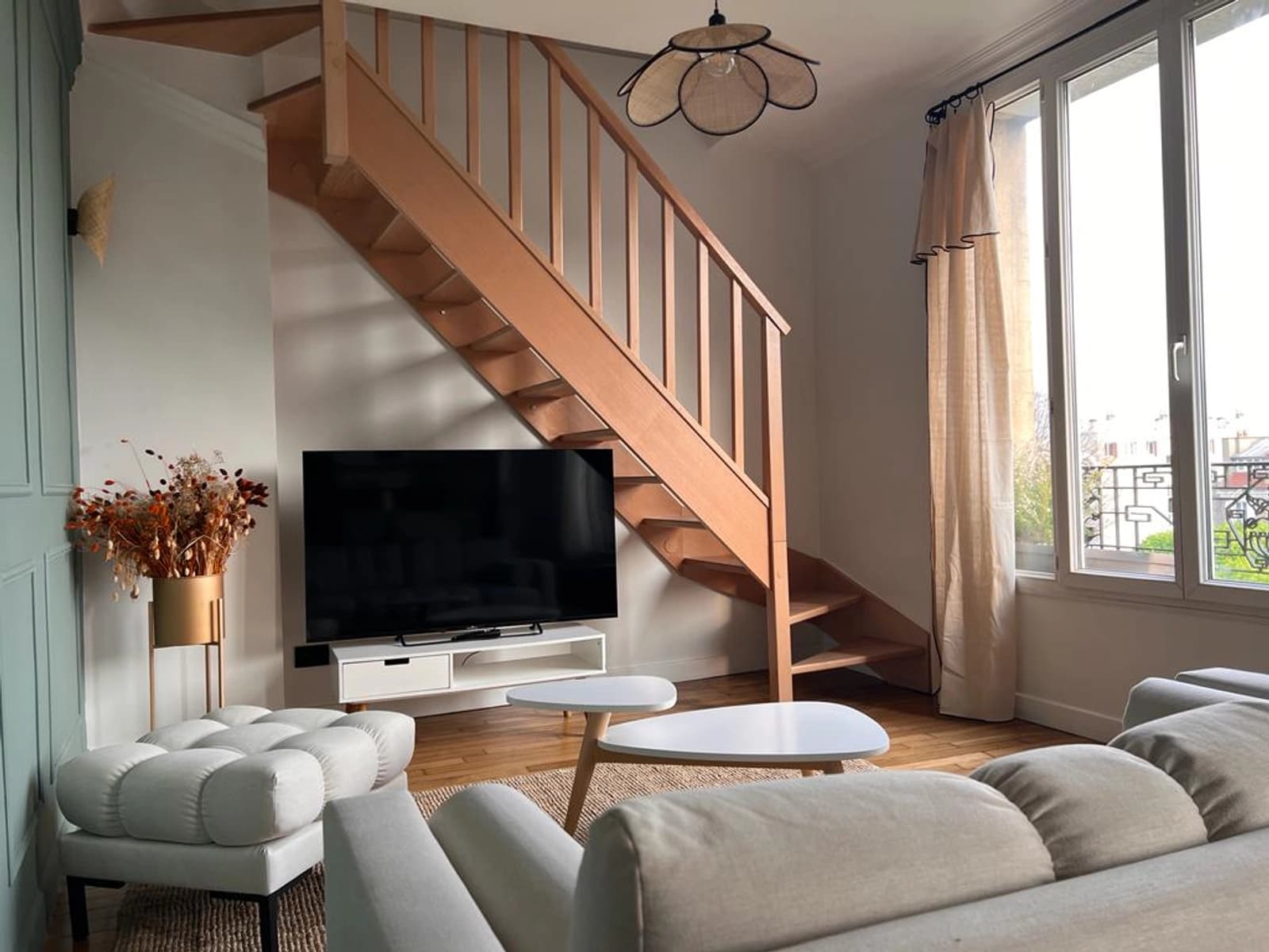 Salon dans Élégant appartement en duplex, volumes et cachet - 1
