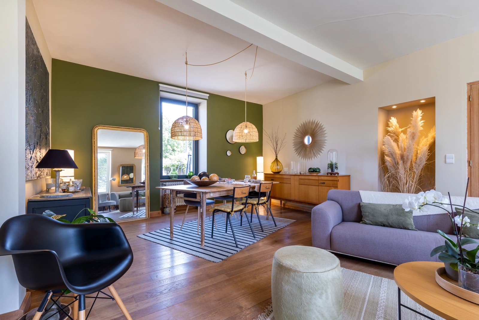 Salon dans Maison de Maître XIXe, entièrement redécorée avec goût - 1