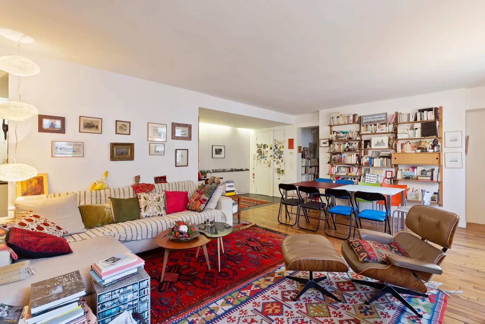 Salon dans Votre pied-à-terre de charme au Marais - 1