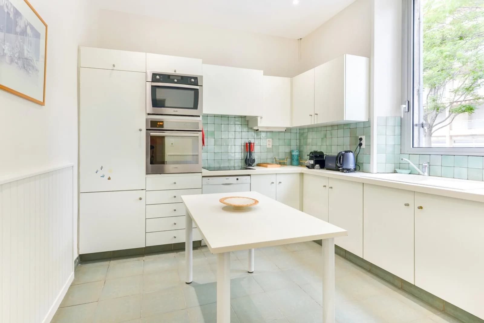 Cuisine dans Magnifique villa avec sa piscine privée et ensoleillée - 1