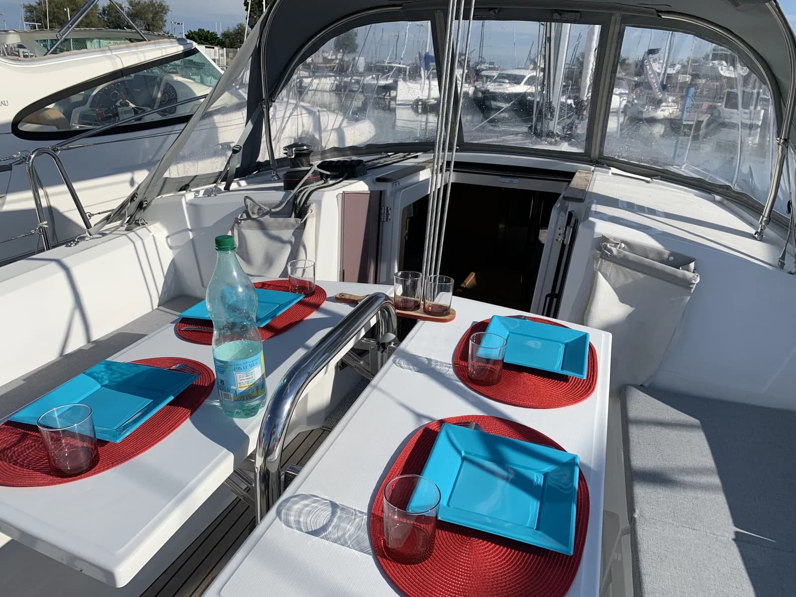 Espace Naviguez avec style: voilier neuf à La Grande Motte - 1