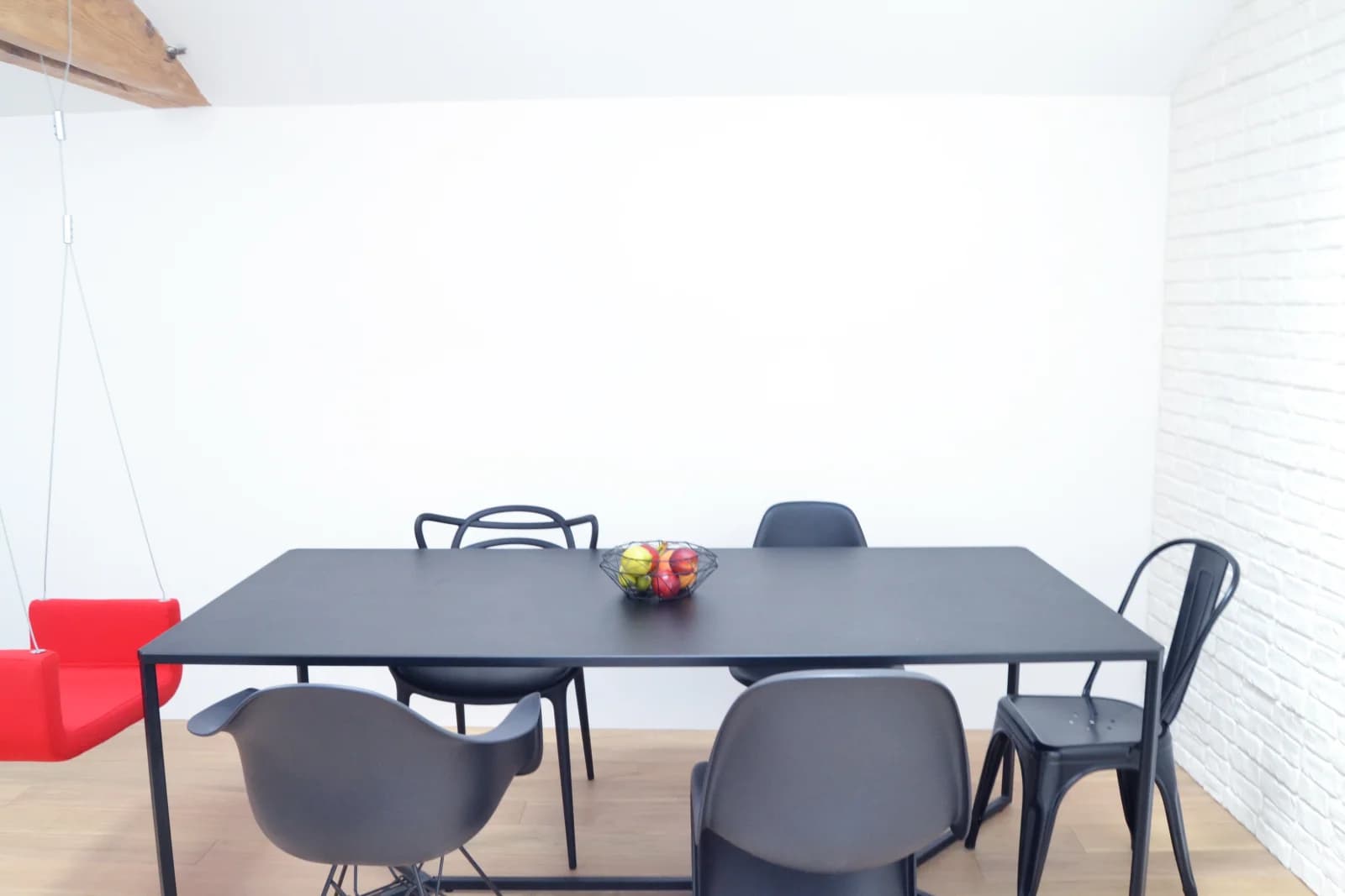 Salle de réunion dans Appartement au design minimaliste avec sa petite terrasse - 1