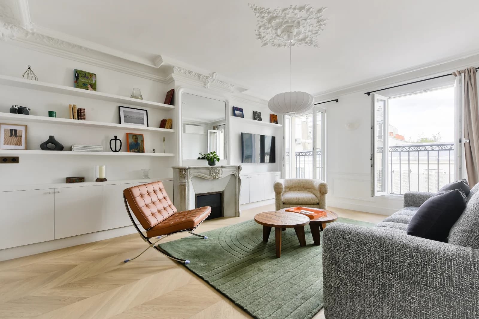 Space Luxury Haussmann apartment in the heart of Paris - 0